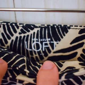 LOFT Shorts - LOFT Black Banana Leaf Print Shorts P01 LOFT Shorts - LOFT Black Banana Leaf Print Shorts P01